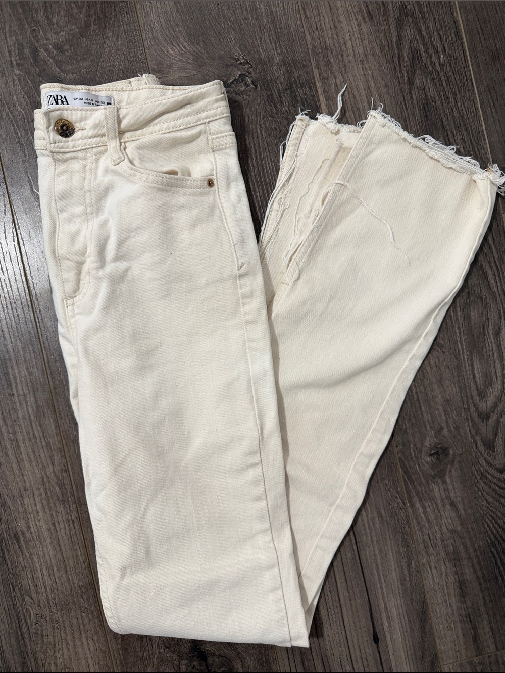 ZARA Off-White Ankle Frayed-Hem Jeans